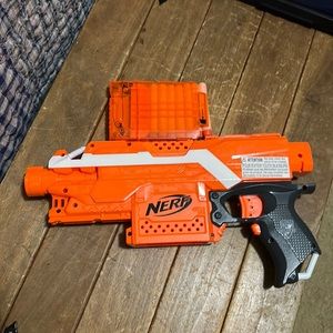 Nerf N-Strike Elite Stryfe Blaster with 7 darts